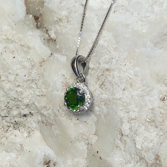 RUSSIAN EMERALD & CUBIC ZIRCONIA 925 STERLING SILVER NECKLACE, 18 INCHES - Picture 6 of 10